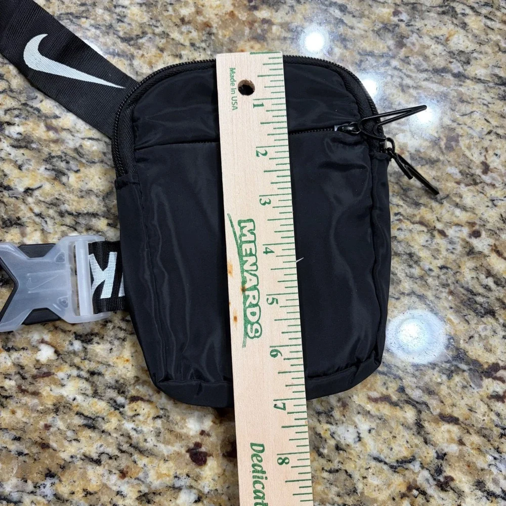 Nike Heritage Small Items Crossbody Bag Black Logo Strap v